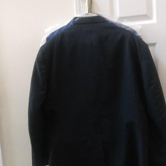 2 piece Single Brested Suit - Picture 2 of 3